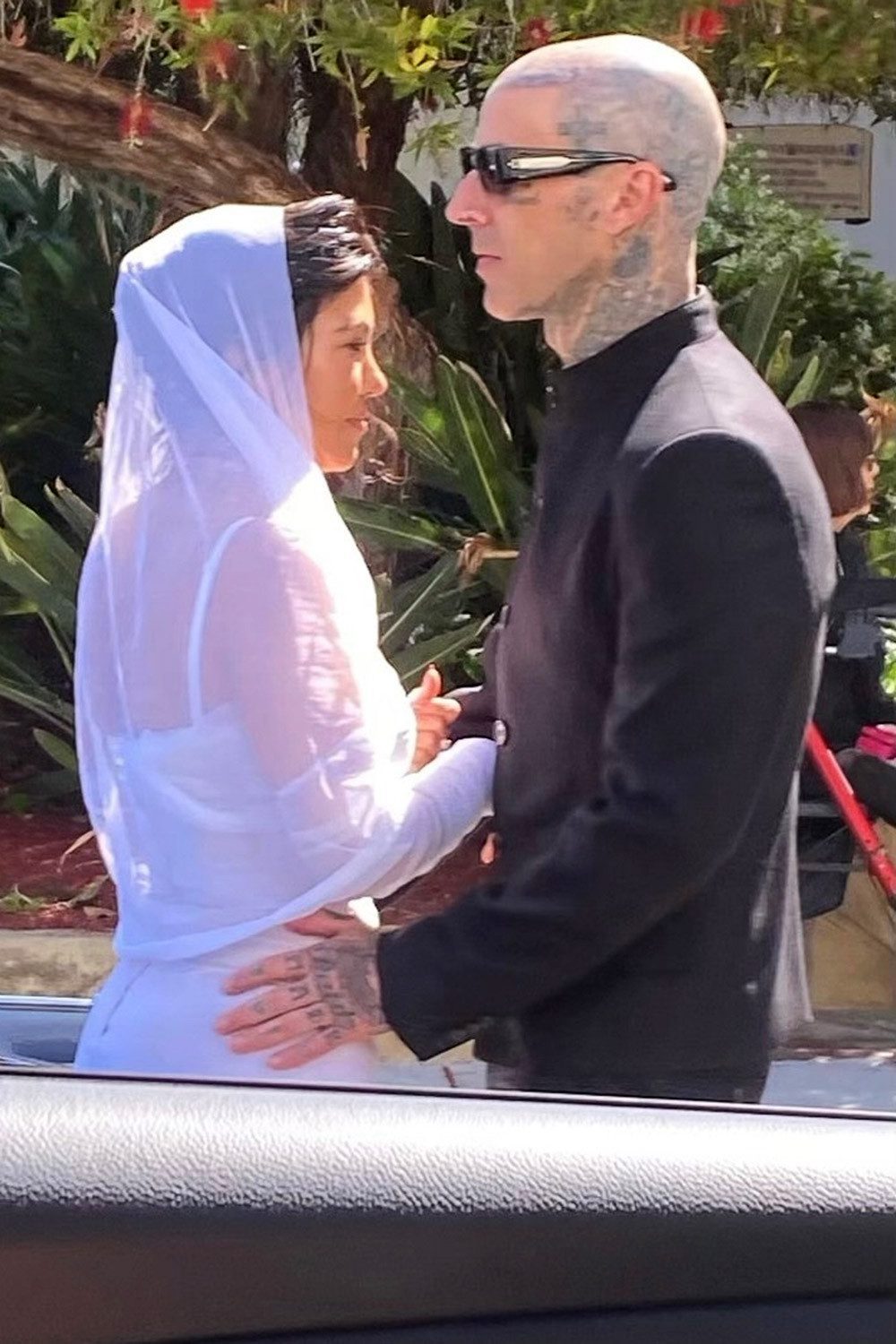 Kourtney Kardashian and Travis Barker get legally married in Santa Barbara (photos)
